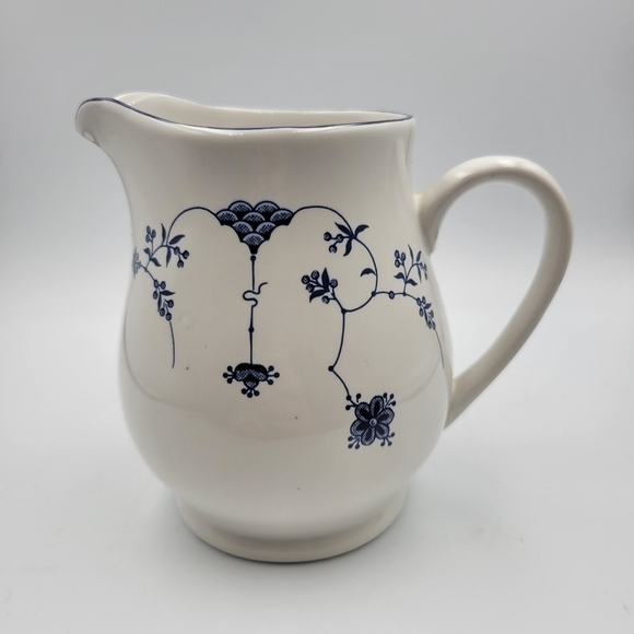 Vintage Royal Oak RLO2 Creamer/Milk Jug - Picture 1 of 4